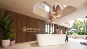 Recepción con revestimiento de madera
