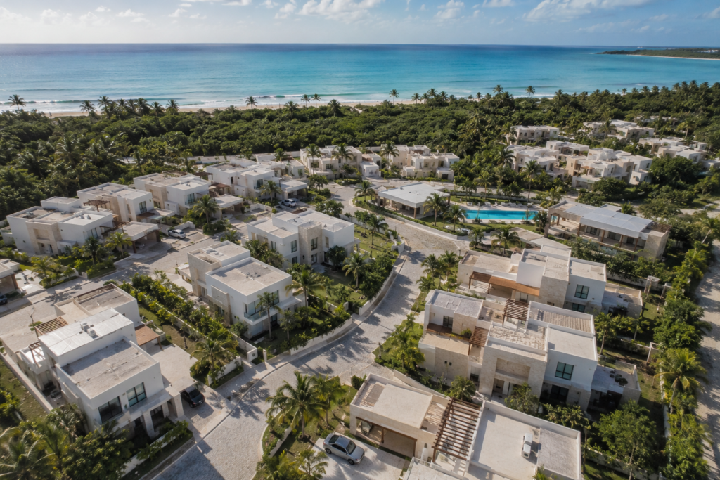 Desarrollo de villas modernas junto al mar, proyecto aprobado bajo la Ley Confotur República Dominicana